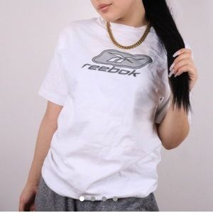 💨🏹 WHITE REEBOK LOGO TEE 🏹💨